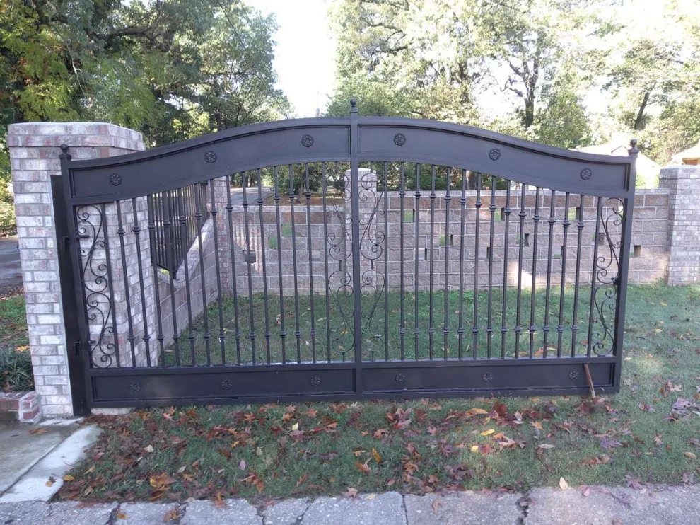 Bluff City Fence - Photo 8