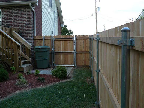 Royal Fence - Photo 10