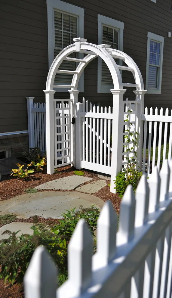Exterior Decoration by Penn Fencing Inc - Photo 6
