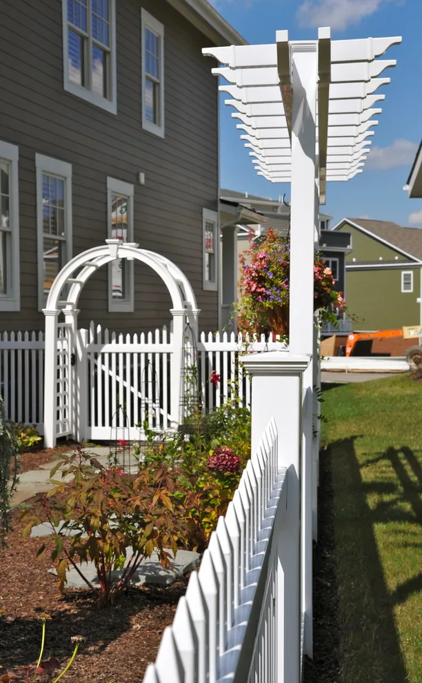 Exterior Decoration by Penn Fencing Inc - Photo 25
