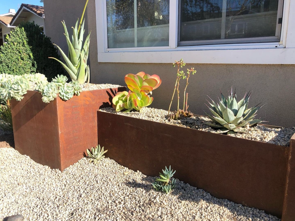 Featured Projects by Bay Maples Wild California Gardens - Photo 35
