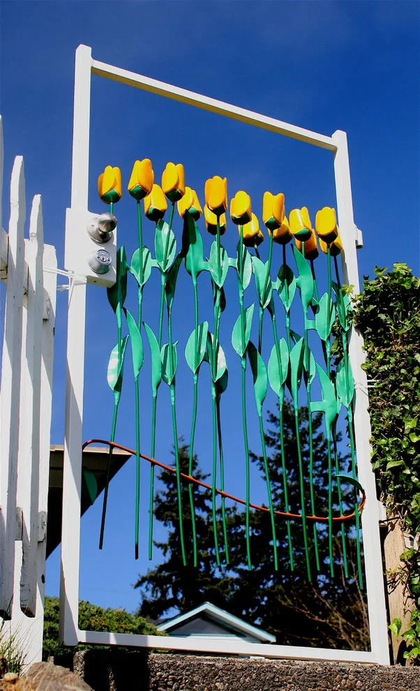 Blossom Entrance Gate by Carbon & Sand - Photo 4