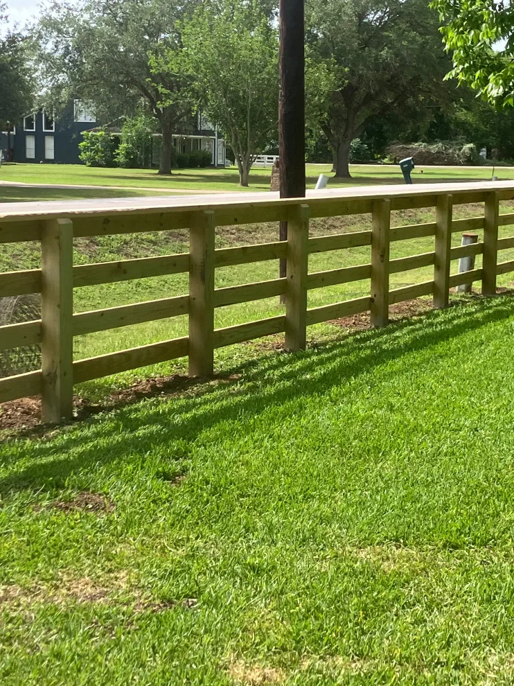 Republic Fence Company - Photo 10