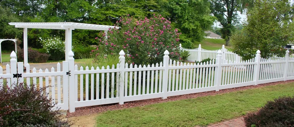 Vinyl fence images by Mr. Fence - Photo 31