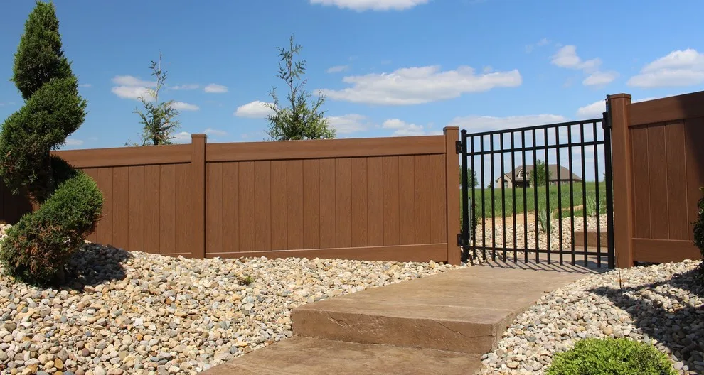 Vinyl fence images by Mr. Fence - Photo 7