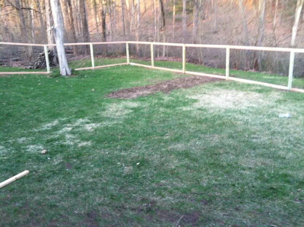Woodbury - Modern Dog Enclosure by Hartford Fence Company - Photo 7