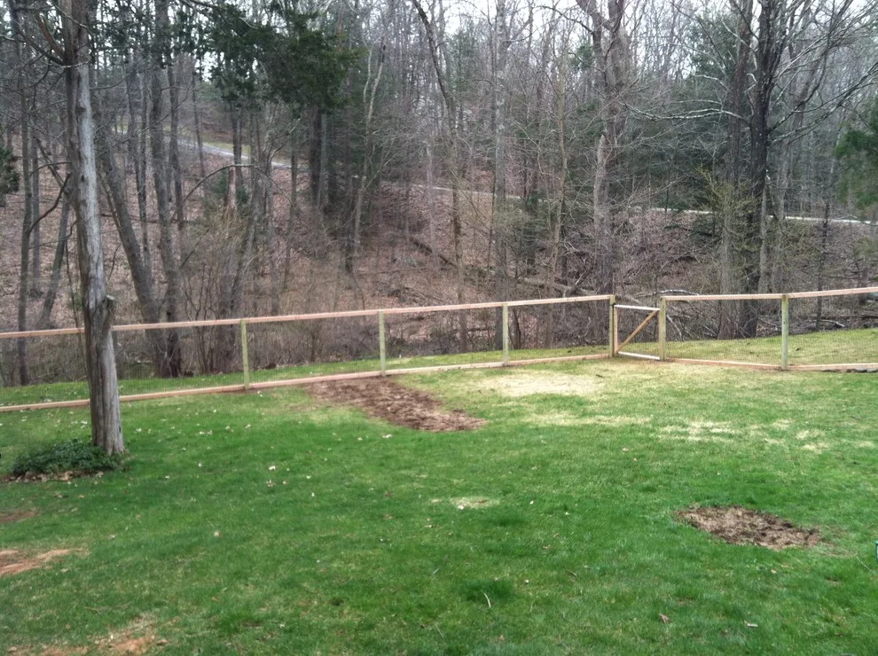 Woodbury - Modern Dog Enclosure by Hartford Fence Company - Photo 2