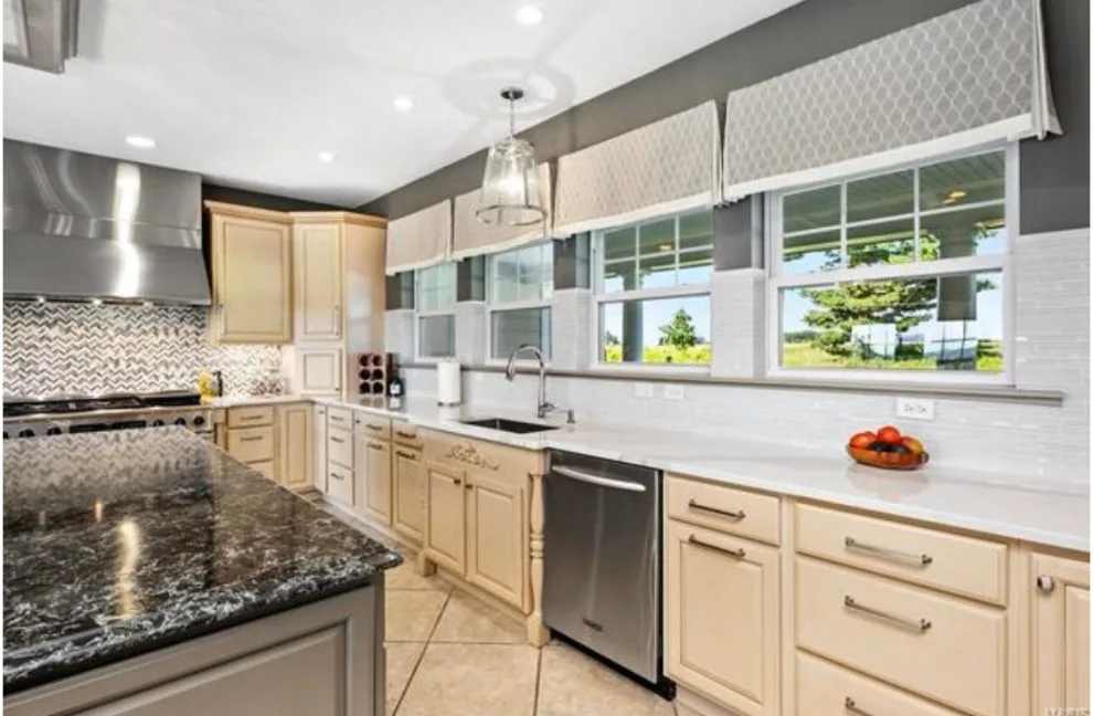 Contemporary City Home by Prime Designs By Nancy - Photo 8