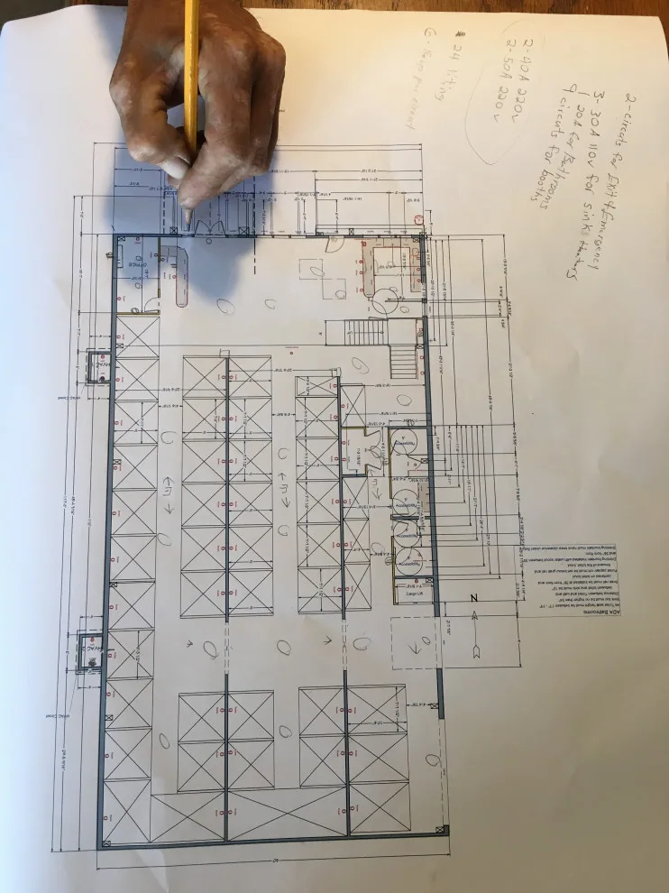 52 Building Services - Photo 8