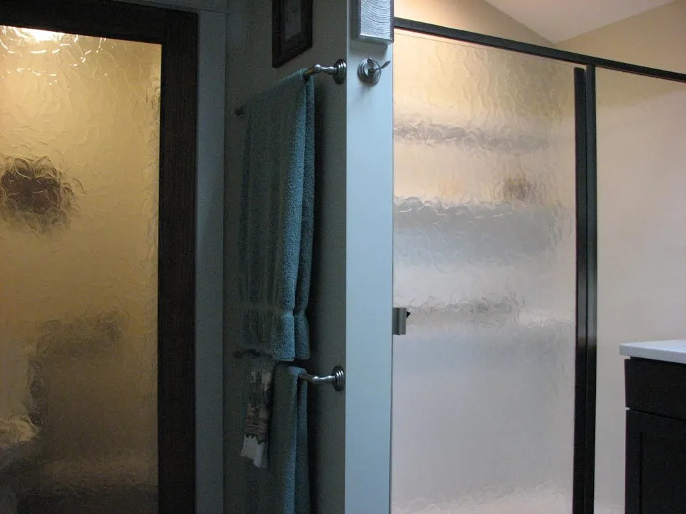 Autumn Leaves Design on Basco Shower Door by Annette McCleery Building Design - Photo 8