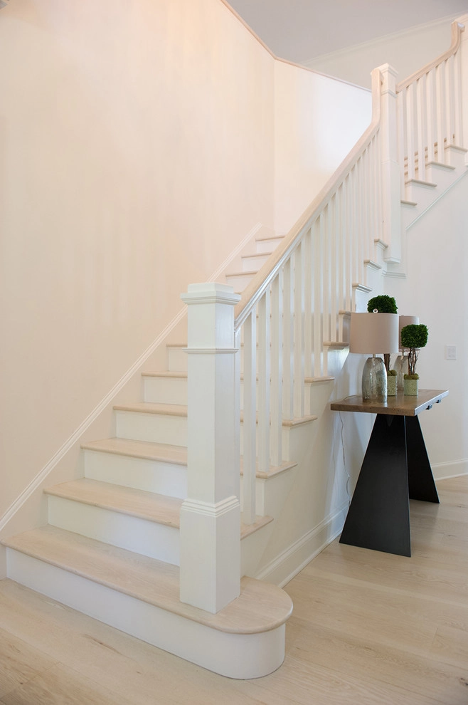 Beach Style Interior by The León Group, LLC - Photo 6