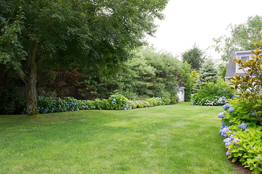 Landscaping and planting by The León Group, LLC - Photo 4