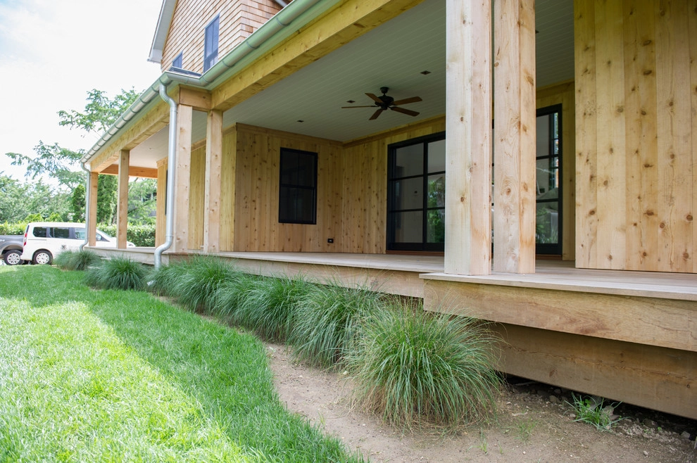 Perfect lawn and landscaping by The León Group, LLC - Photo 4