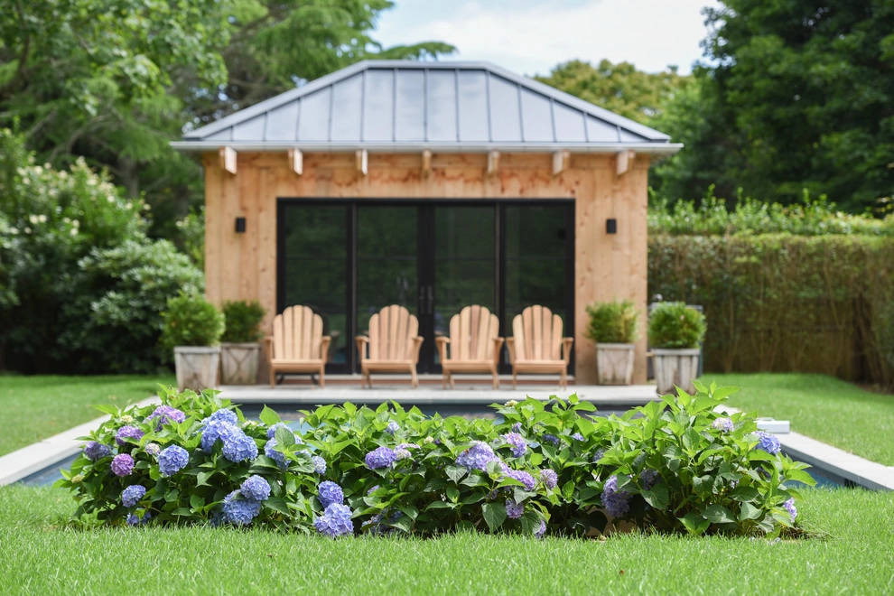 Perfect lawn and landscaping by The León Group, LLC - Photo 3