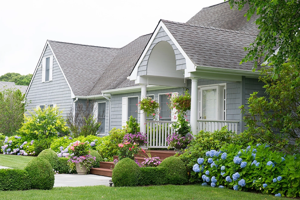 Landscaping and planting by The León Group, LLC - Photo 11