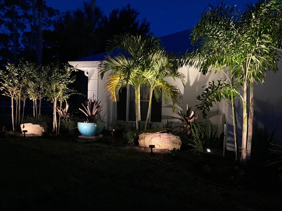Landscape Lighting by The Master's Touch Landscape And Design - Photo 4