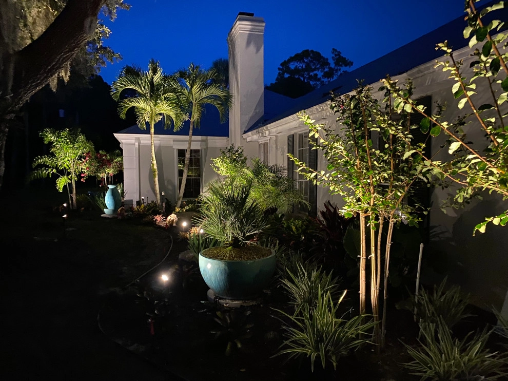 Landscape Lighting by The Master's Touch Landscape And Design - Photo 5
