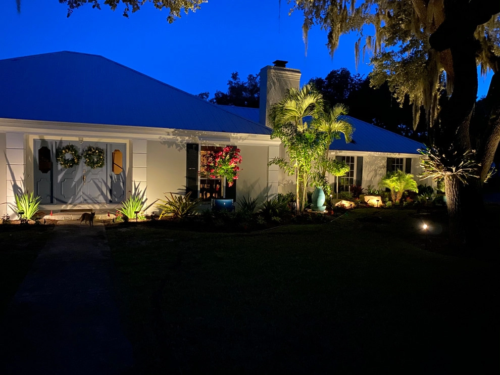 Landscape Lighting by The Master's Touch Landscape And Design - Photo 7