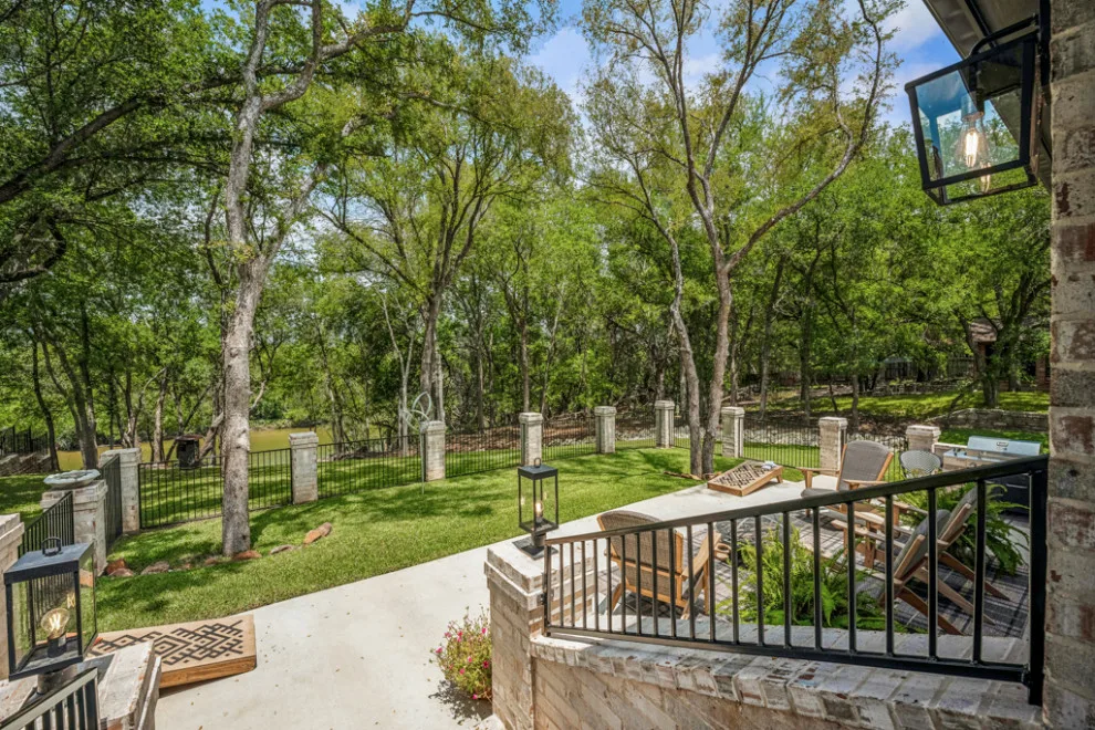 Ravenswood Talebook by Bohannon Design Team - Photo 10