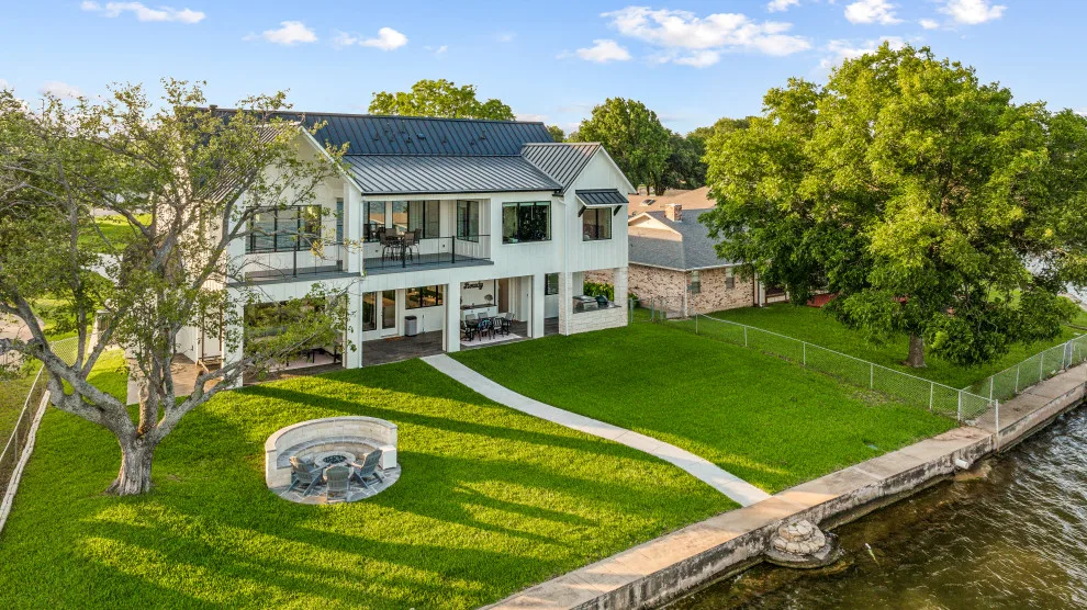 Granbury Lake Pleasure by Bohannon Design Team - Photo 34