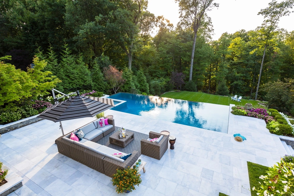 Vanishing edge swimming pool by Thomas Flint Landscape Design & Development - Photo 14