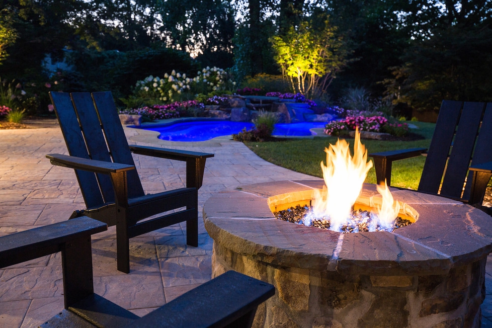 A cocktail pool with character in Montville by Thomas Flint Landscape Design & Development - Photo 5