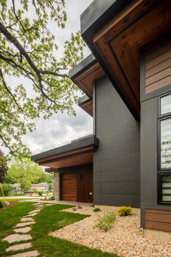 Modern Lakeside Residence by Udvari-solner Design Company - Photo 2