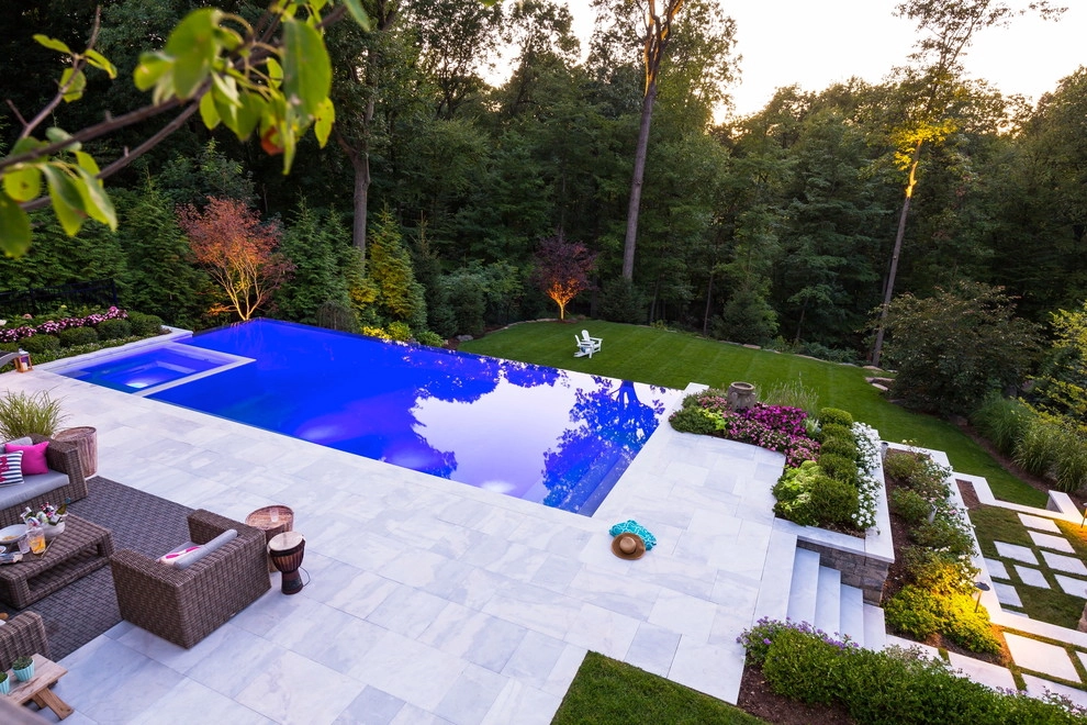 Vanishing edge swimming pool by Thomas Flint Landscape Design & Development - Photo 5