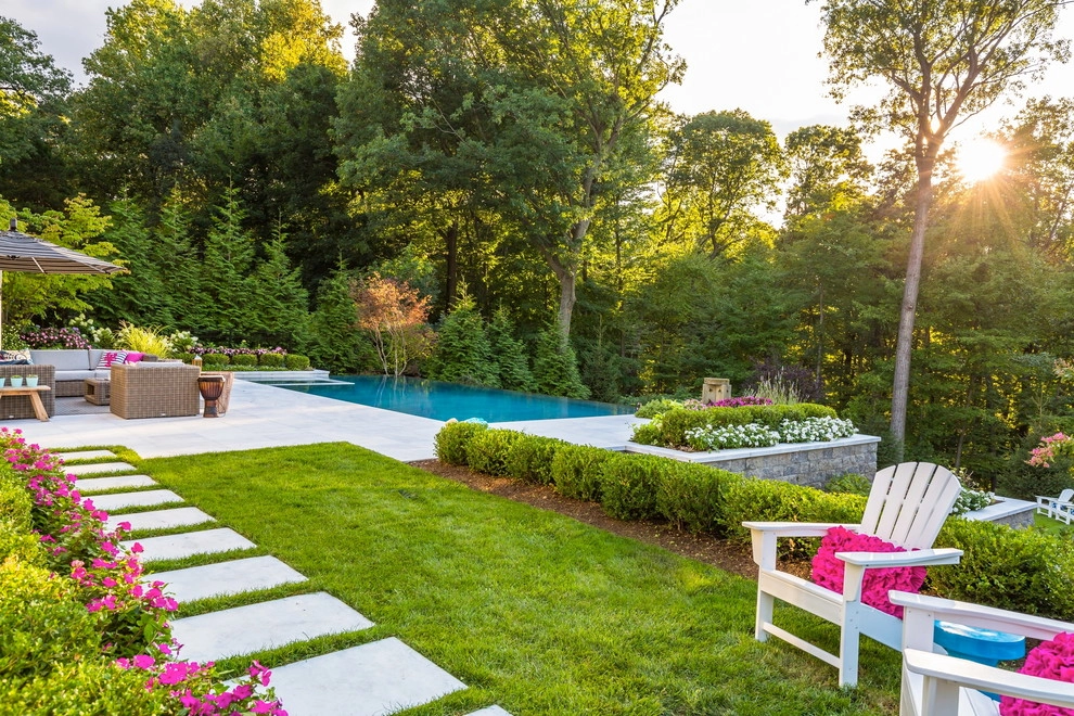 Vanishing edge swimming pool by Thomas Flint Landscape Design & Development - Photo 20
