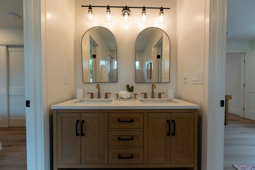COMPLETE INTERIOR & EXTERIOR HOME RENOVATION by BNC Builders INC. - Photo 24