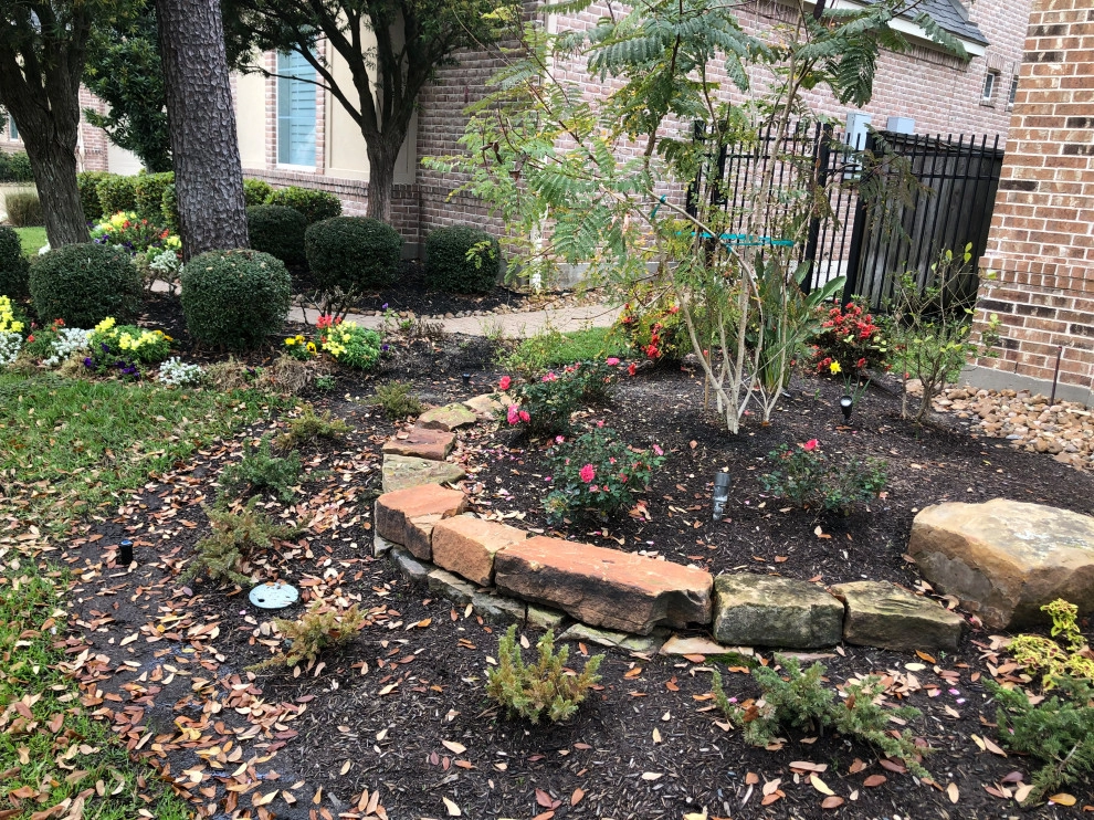 Curb Appeal - Before & After by Thompson's Landscaping - Photo 6