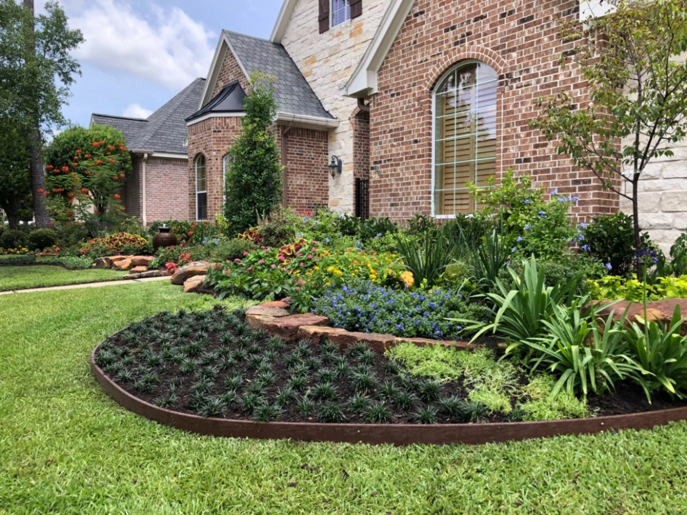 Curb Appeal - Before & After by Thompson's Landscaping - Photo 19