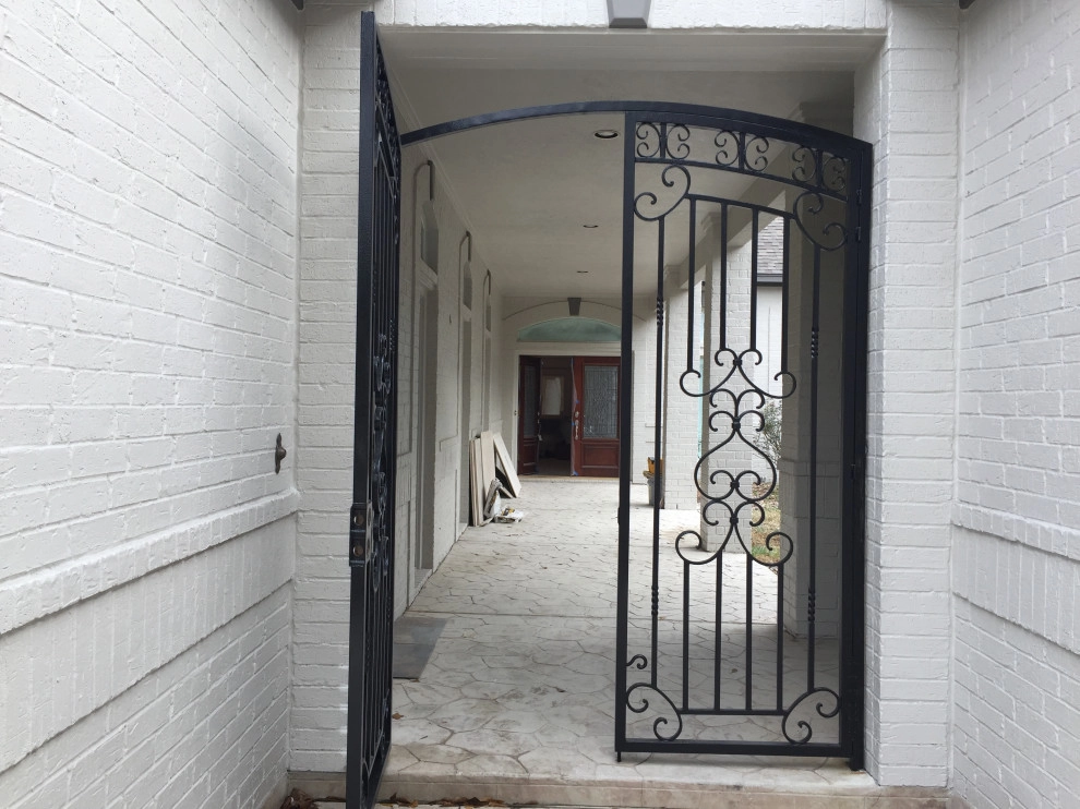Courtyard - Before & After by Thompson's Landscaping - Photo 6