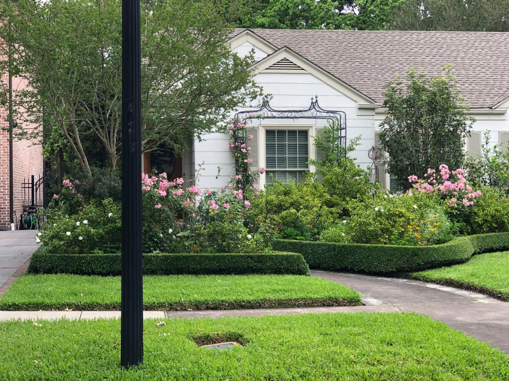 Curb Appeal - Before & After by Thompson's Landscaping - Photo 2