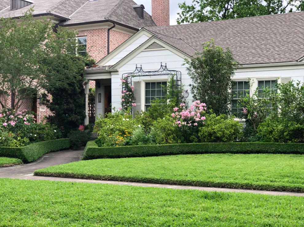Curb Appeal - Before & After by Thompson's Landscaping - Photo 23