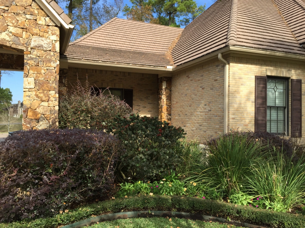 Curb Appeal - Before & After by Thompson's Landscaping - Photo 5