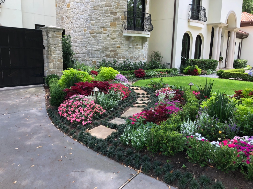 Curb Appeal - Before & After by Thompson's Landscaping - Photo 7