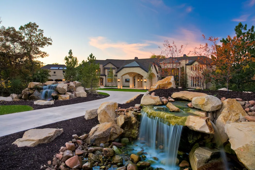 Holladay Residence in Utah by James L Carroll & Associates Inc - Photo 10