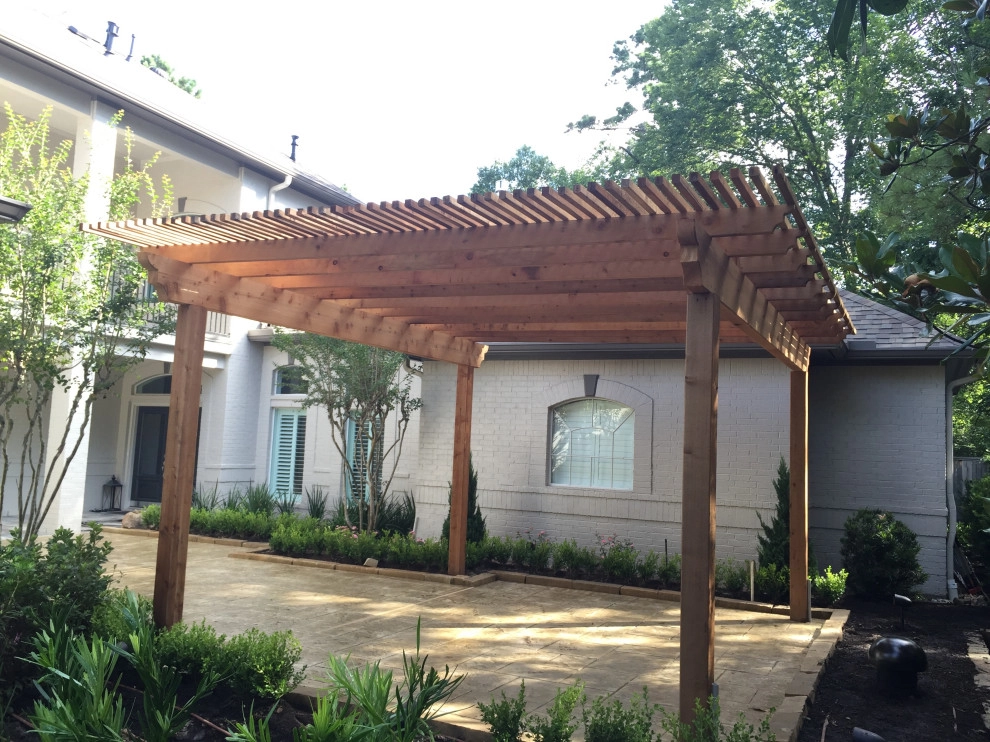 Courtyard - Before & After by Thompson's Landscaping - Photo 5