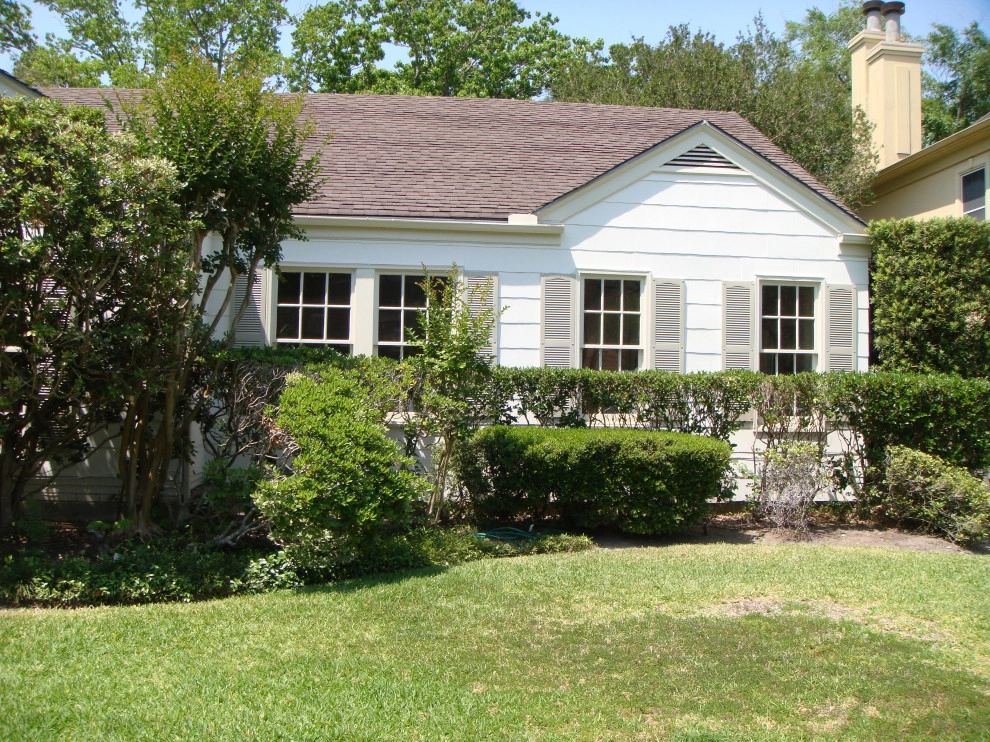 Curb Appeal - Before & After by Thompson's Landscaping - Photo 14