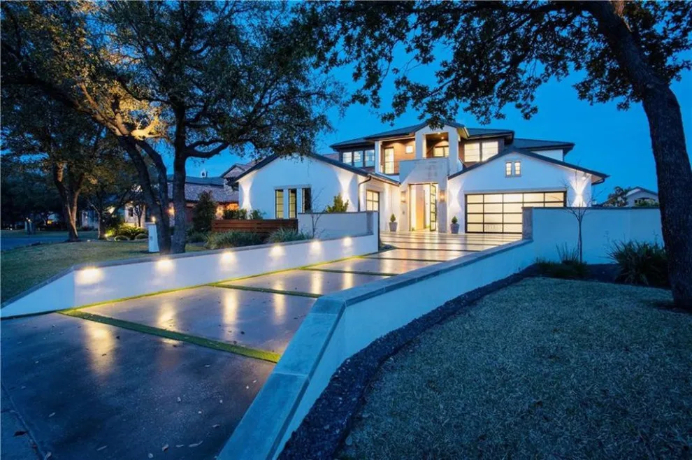 Matern Riverfront by Austin Design Group - Photo 3