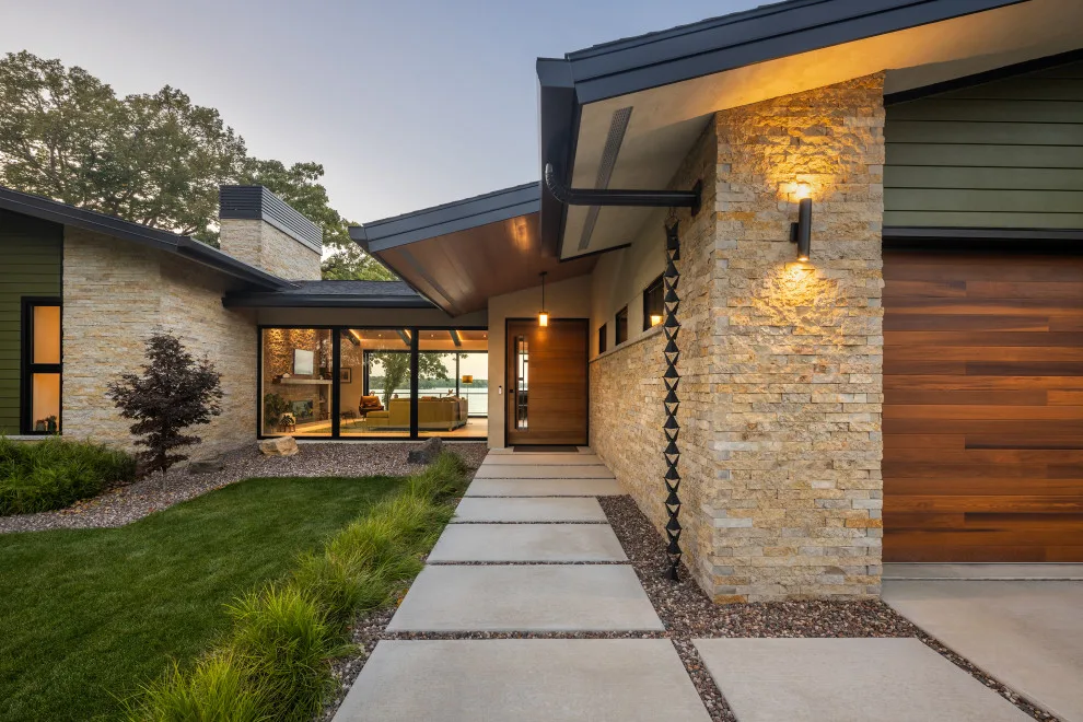 MCM Lakeside Retreat by Udvari-solner Design Company - Photo 11