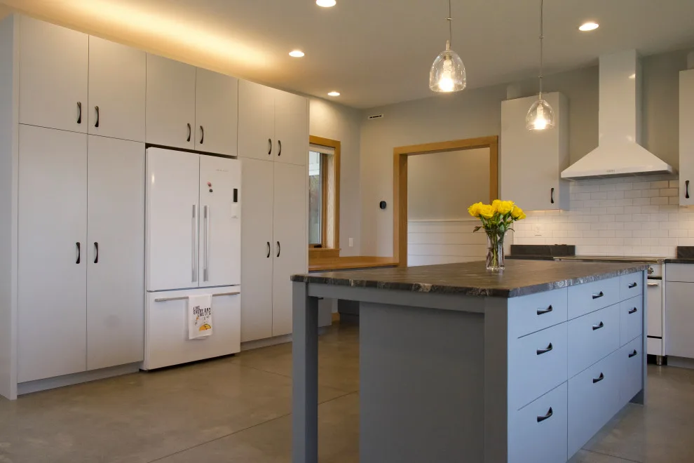 Lakeside Dream Residence on Lake Champlain by Timeless Designs - Photo 3