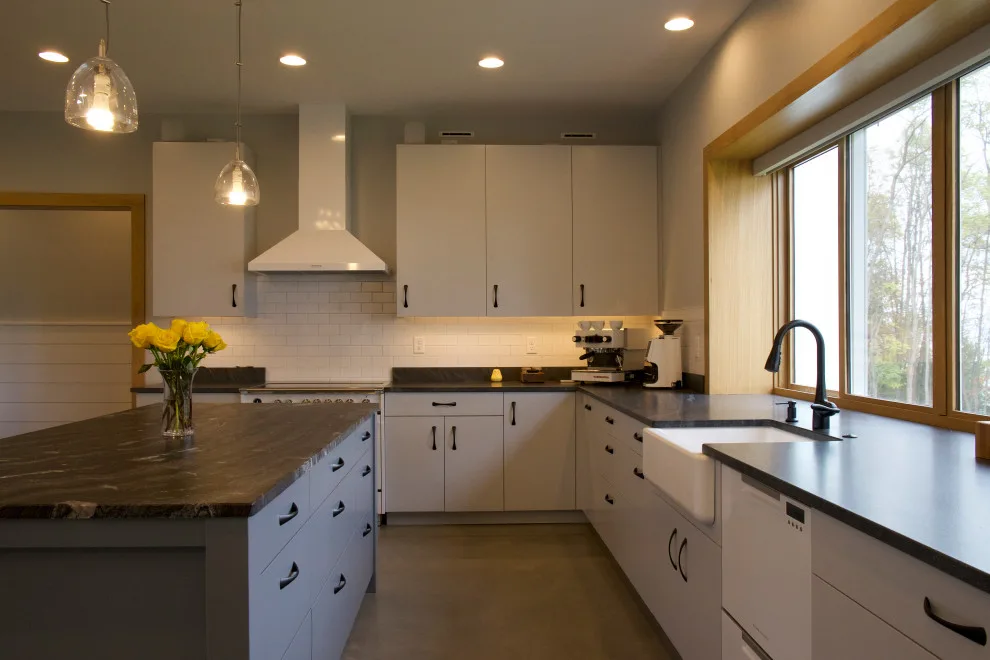 Lakeside Dream Residence on Lake Champlain by Timeless Designs - Photo 5