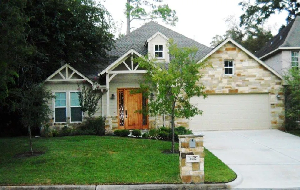 Lake Conroe Design and Build for Pebble Beach Boulevard by Whiteley & Whiteley - Photo 3