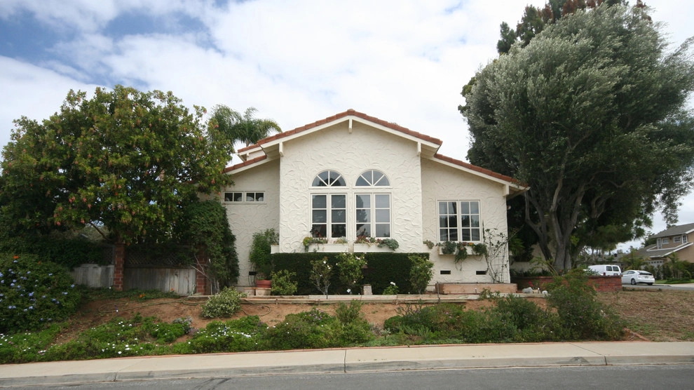 Del Mar garden street frontage by Torrey Pines Landscape Co., Inc - Photo 2