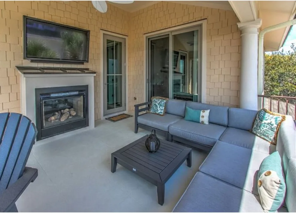 Back porch relaxation by Guenther Designs & Consulting LLC - Photo 5