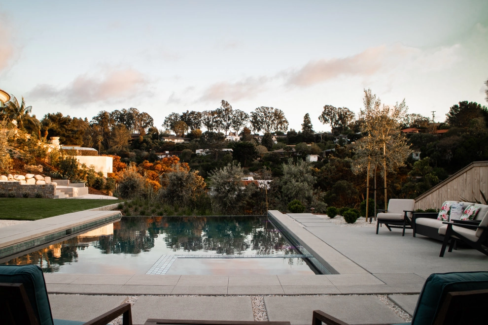 La Jolla Contemporary by Torrey Pines Landscape Co., Inc - Photo 4