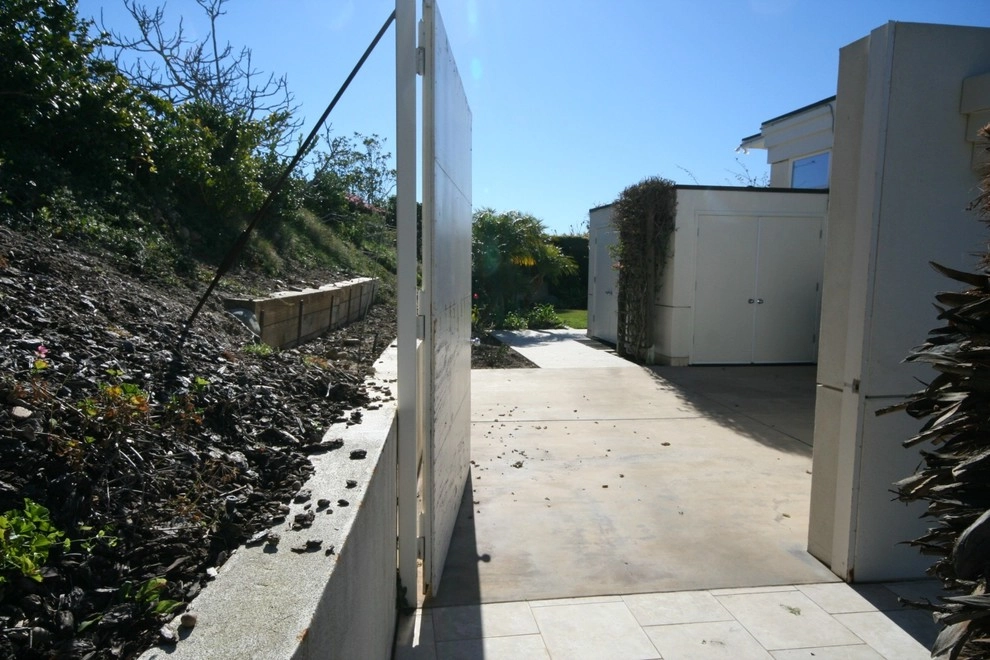 La Jolla Outdoor Living by Torrey Pines Landscape Co., Inc - Photo 2