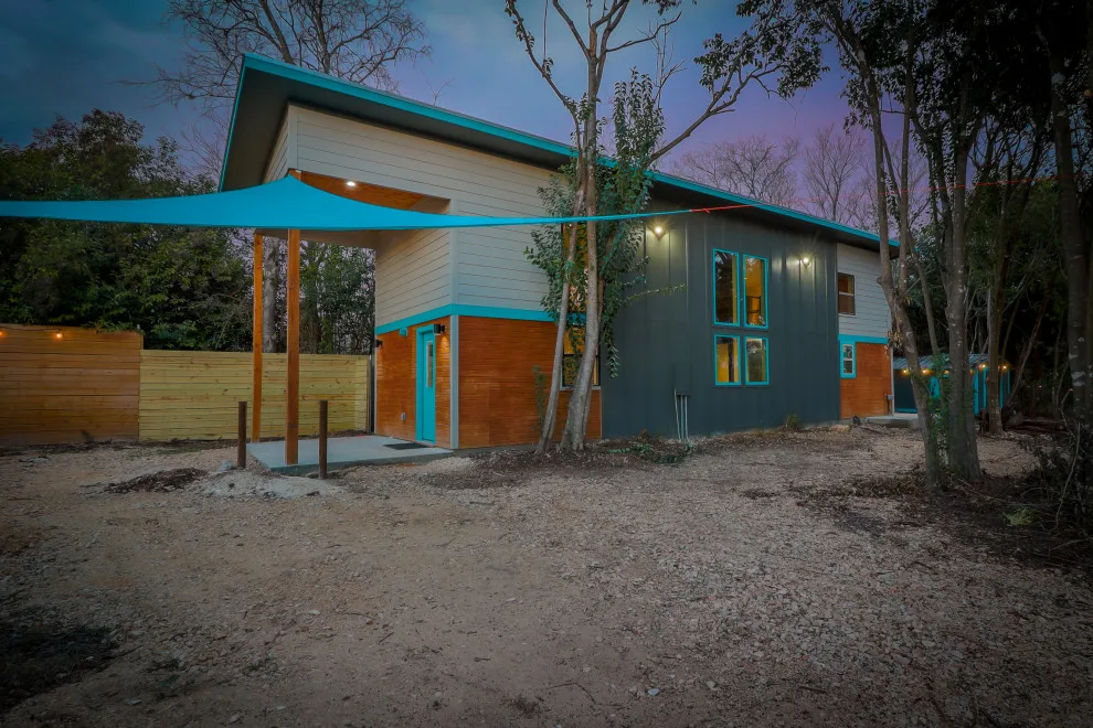 The Store Containers (residential + accessory dwelling unit) by Hush House - Photo 2